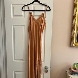 Spell & the Gypsie Dress, silk, size M, great condition, soft rust color